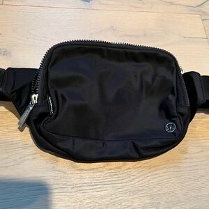 Black lululemon Belt Bag